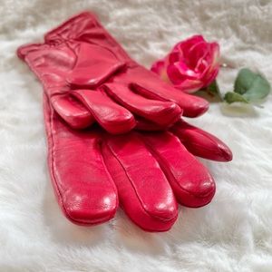 FOWNES RED LEATHER VINTAGE GLOVES with 100% Acrylic lining. Great preloved shape